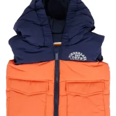 Жилет с капюшоном и карманами