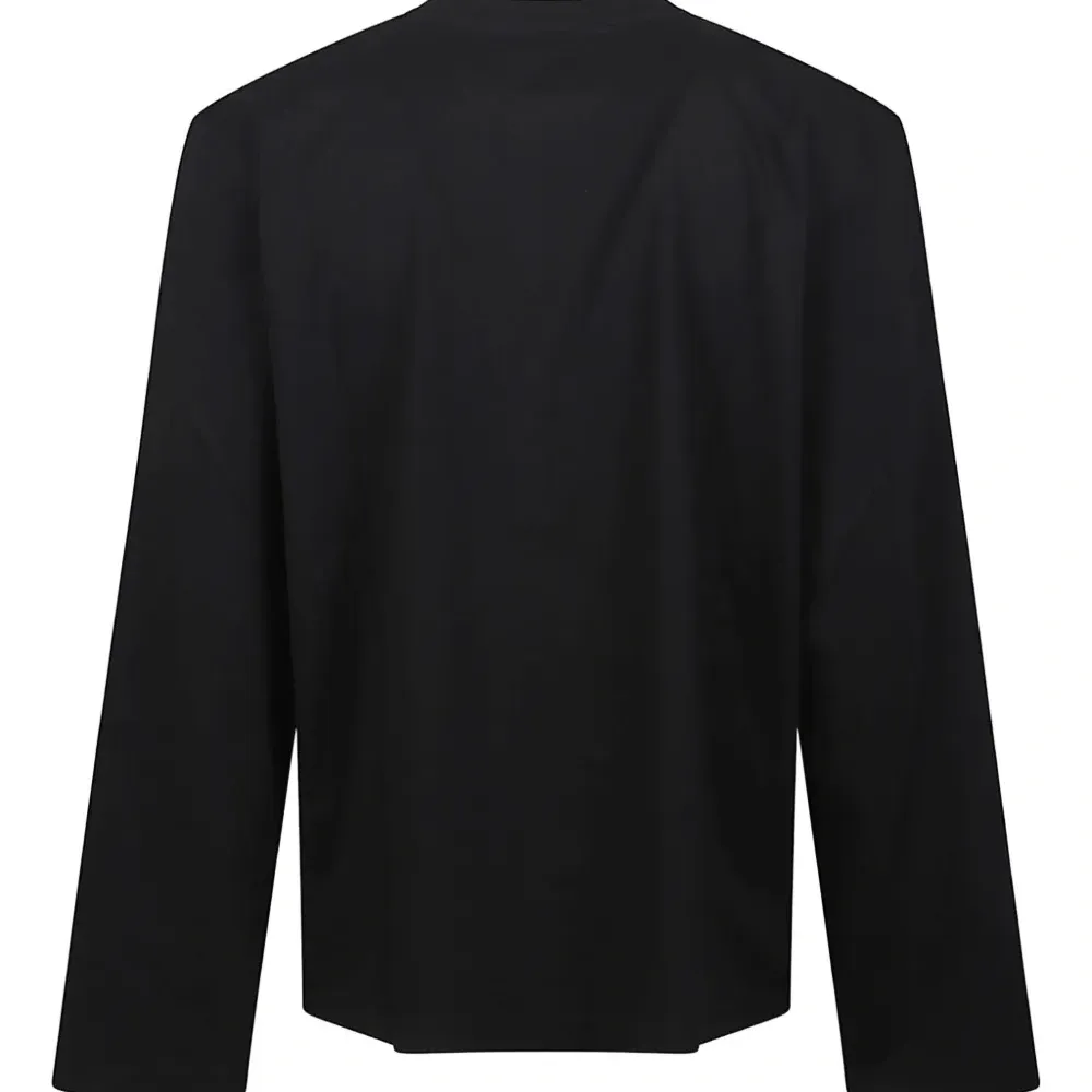 Футболка с длинными рукавами и карманом