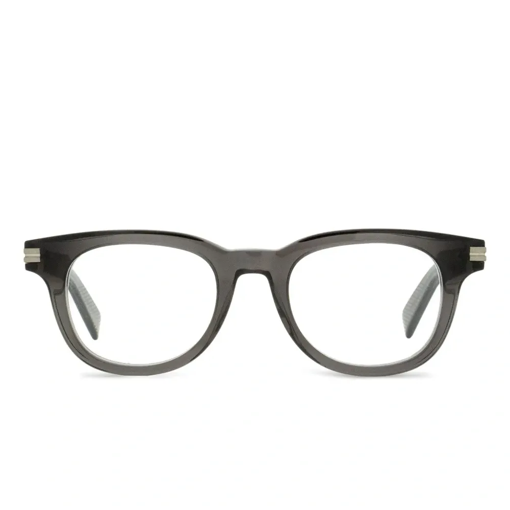 Очки в овальной оправе