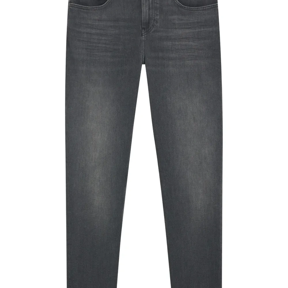 Джинсы с пятью карманами