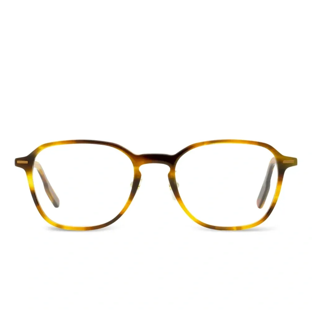 Очки в черепаховой оправе