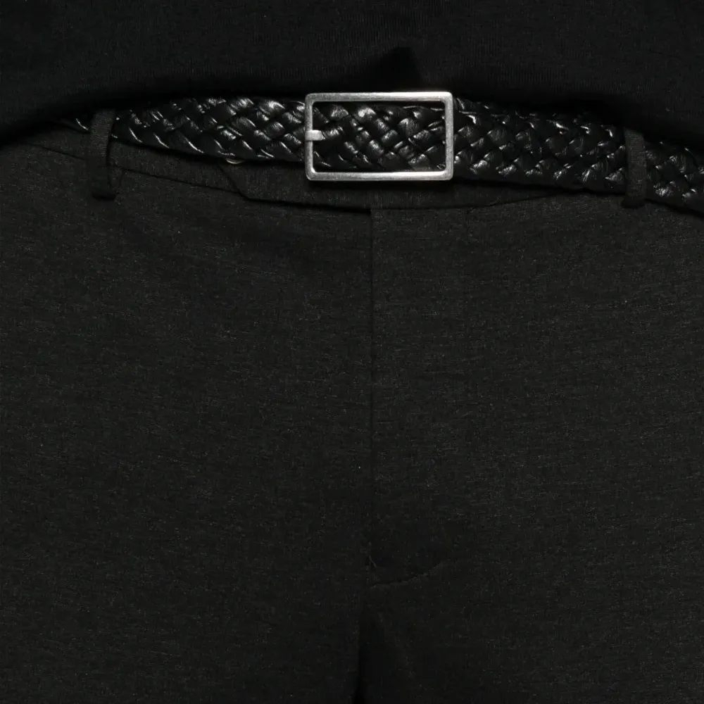 Брюки на пуговицах