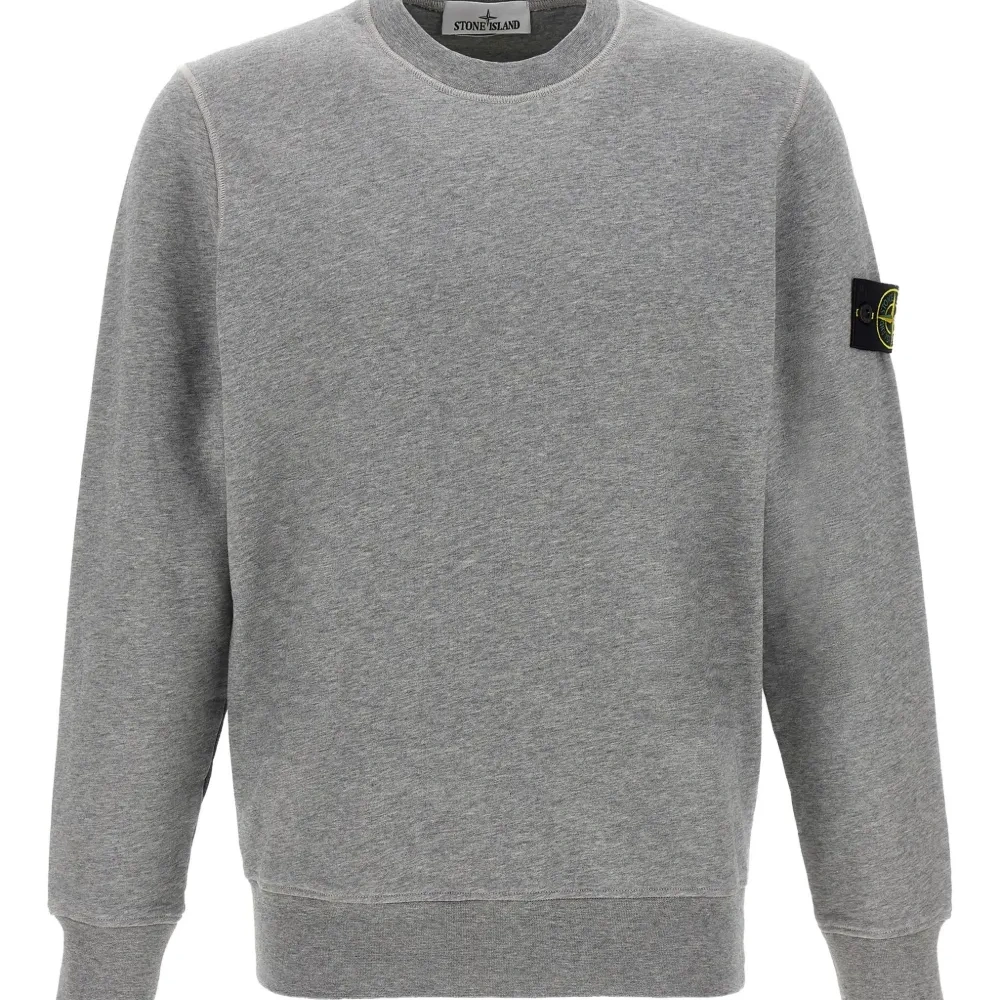 Свитшот с нашивкой-логотипом и круглым вырезом