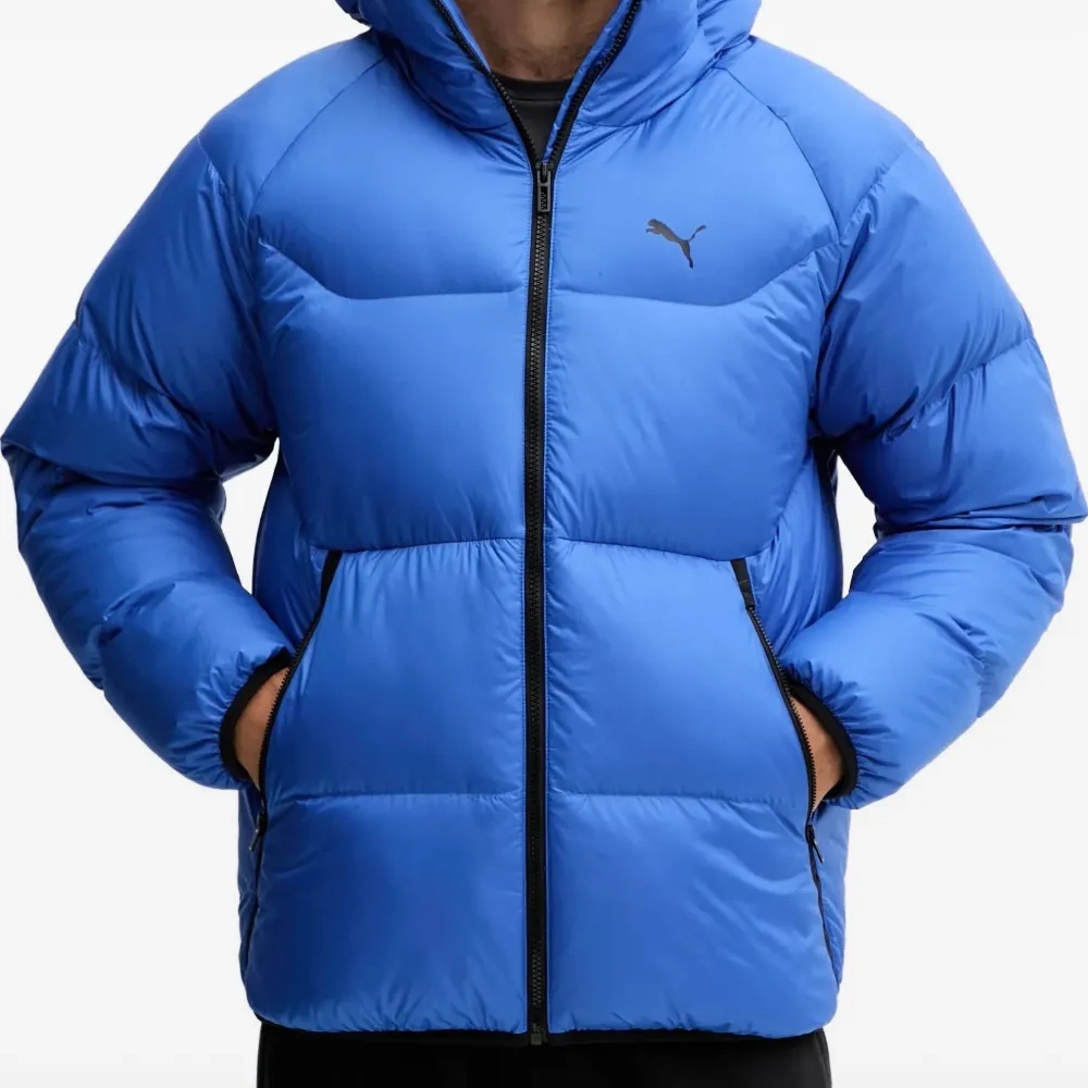 Куртка с капюшоном и логотипом