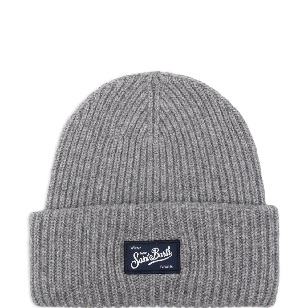 Рифленая шапка с нашивкой-логотипом