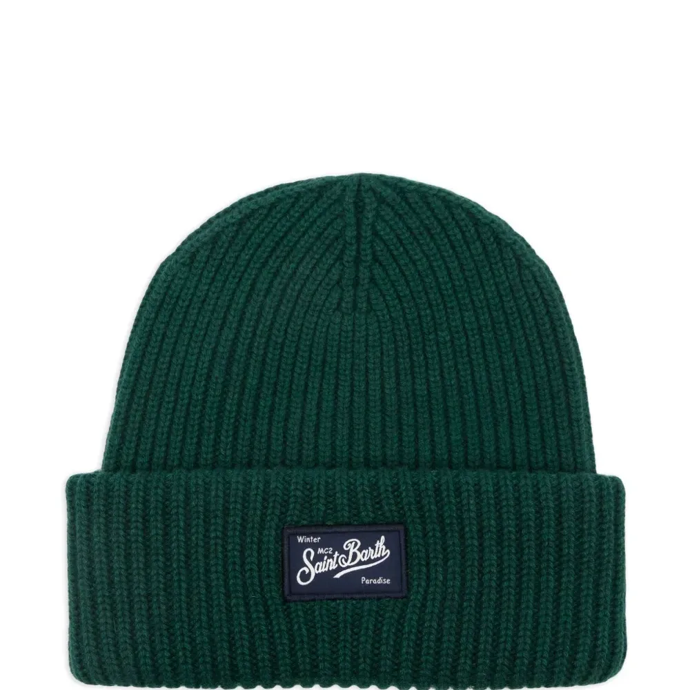 Вязаная шапка с нашивкой-логотипом