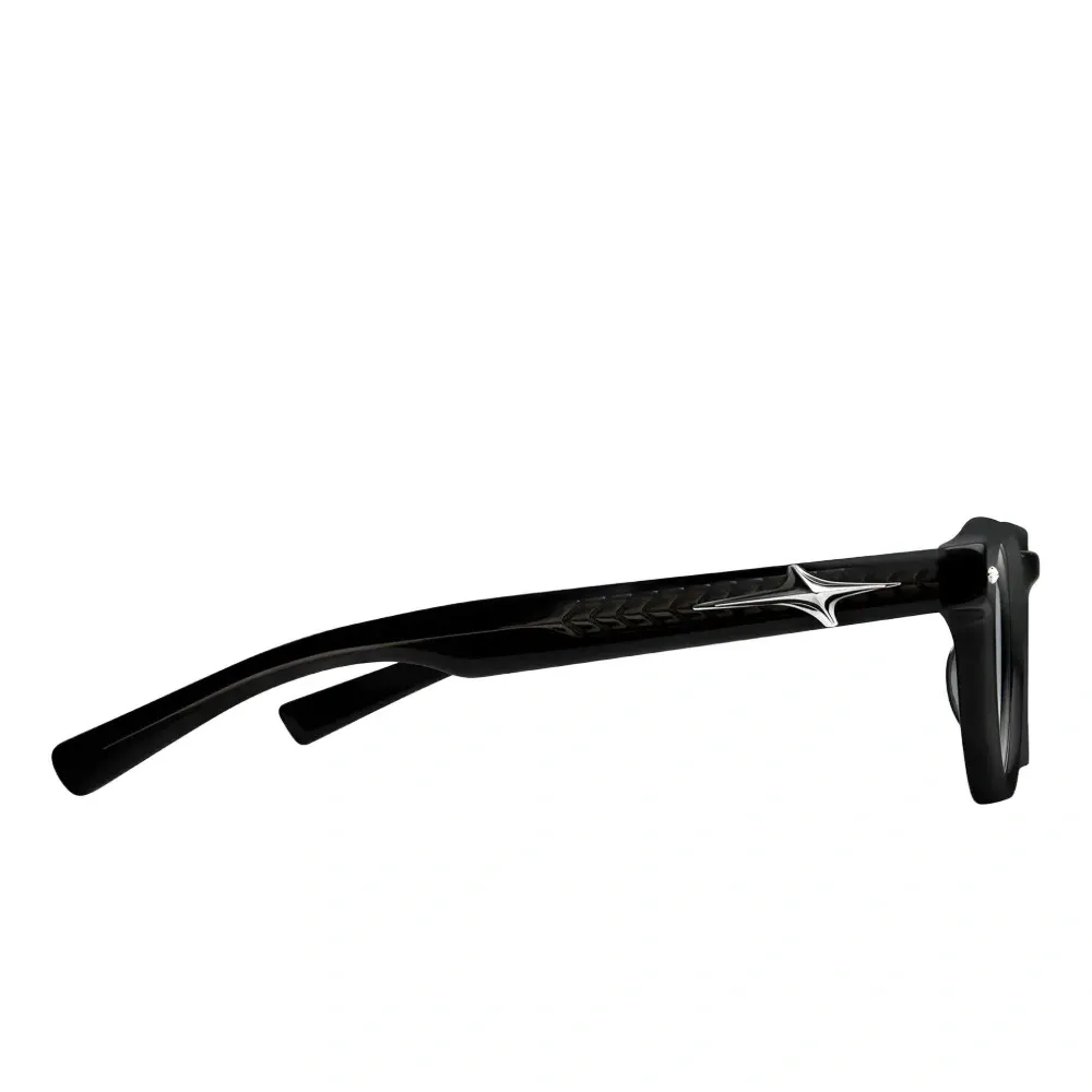 Очки в круглой оправе