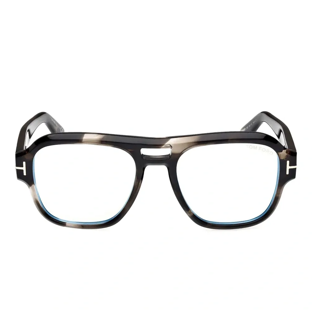 Очки в круглой оправе