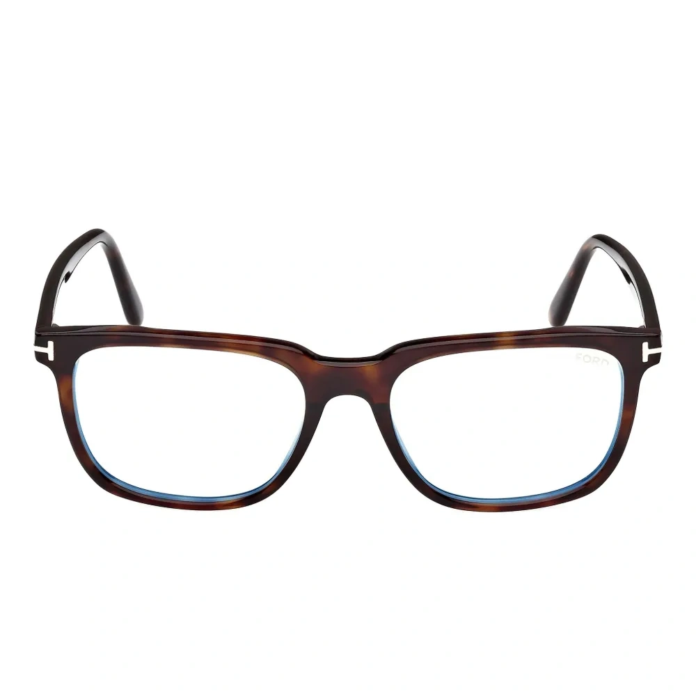 Очки в квадратной оправе