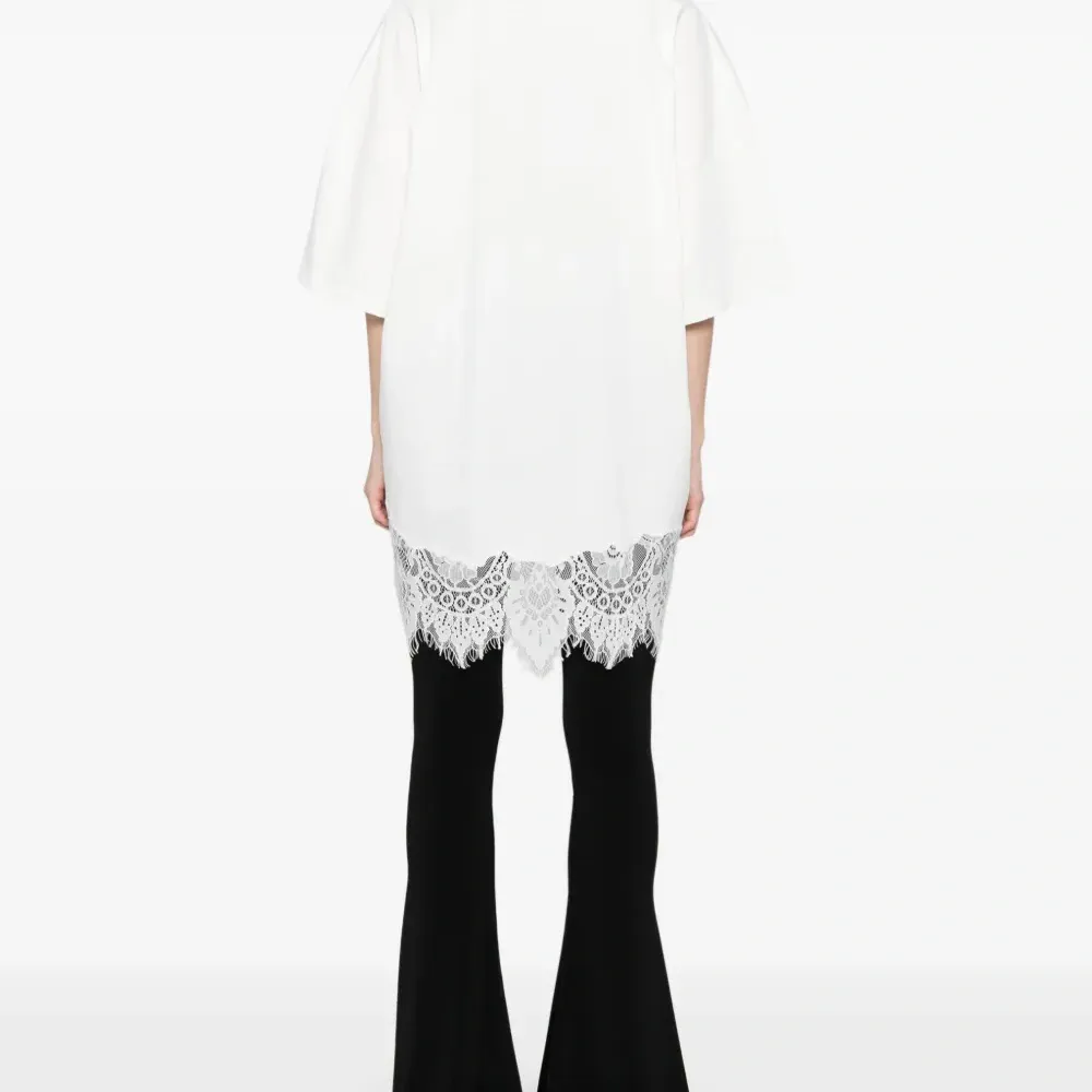 Футболка с вышитой надписью