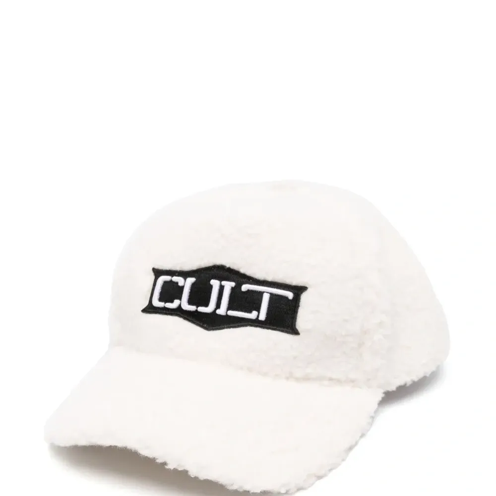 Бейсболка с нашивкой-логотипом