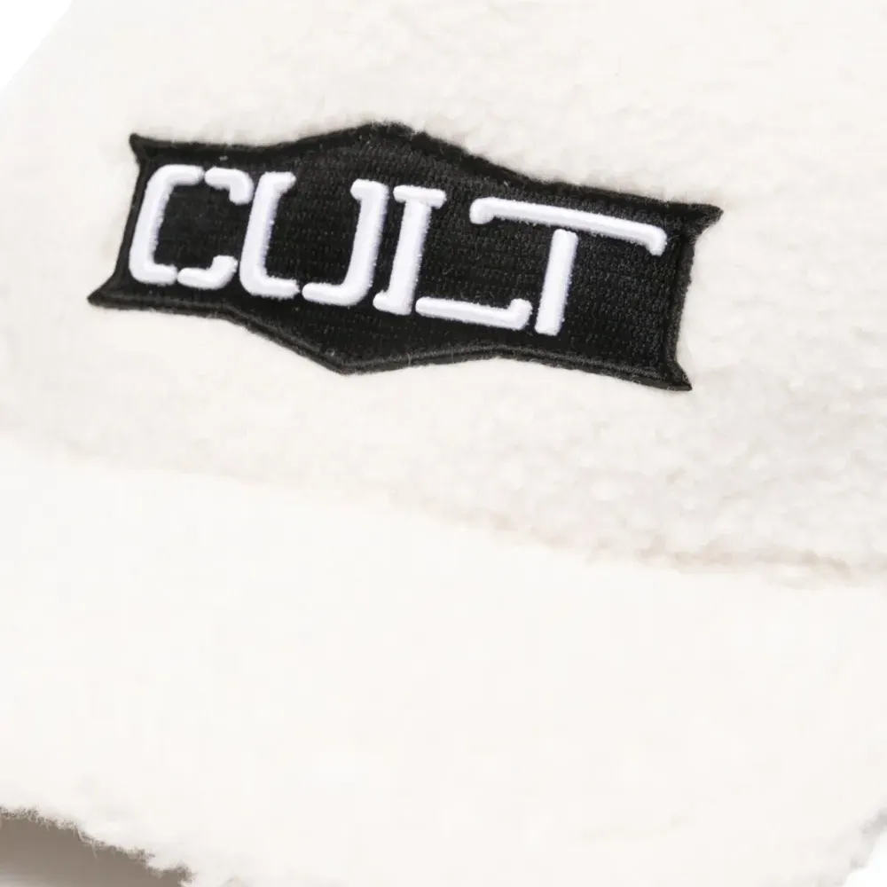 Бейсболка с нашивкой-логотипом