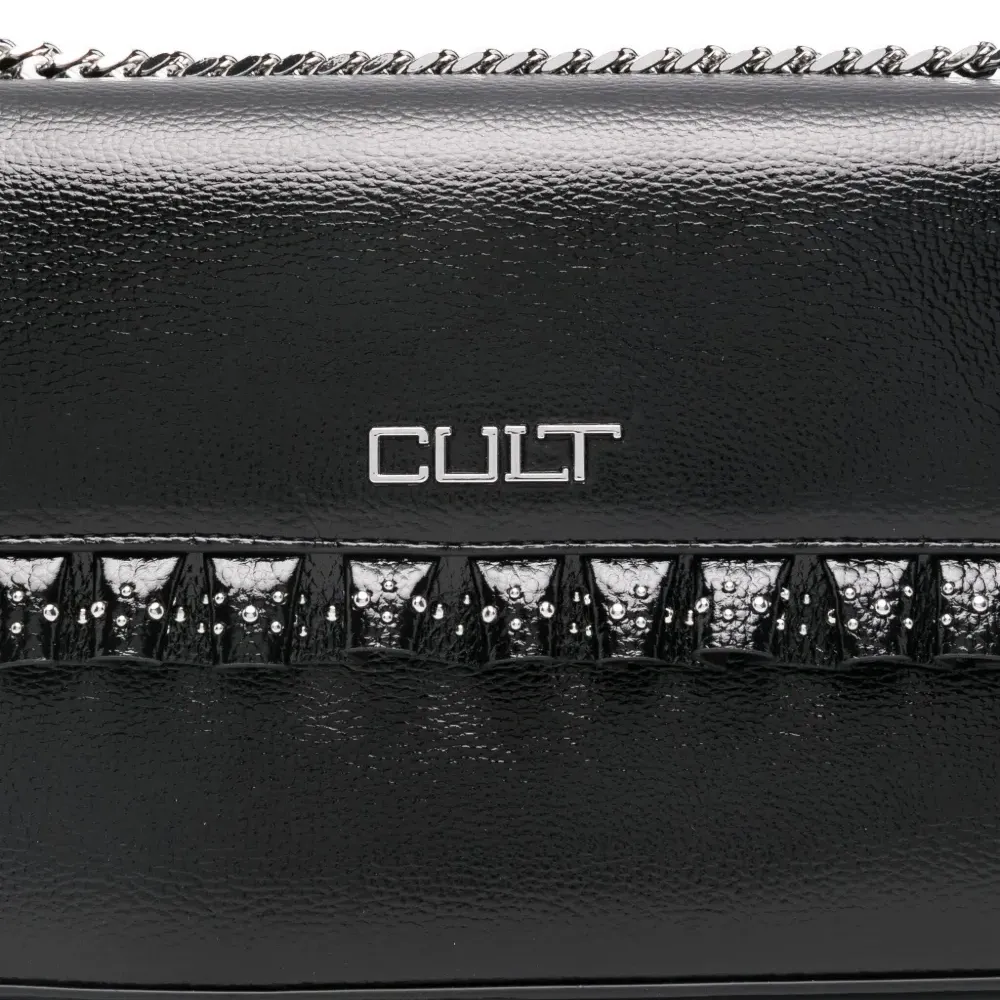 Сумка-сэтчел с оборками и заклёпками