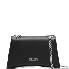 Сумка через плечо с цепочным ремешком и украшением из жемчуга