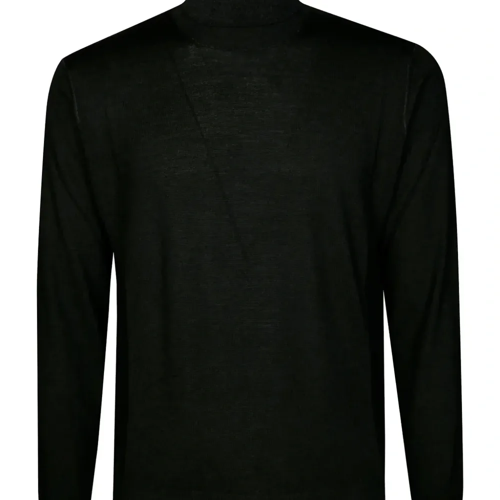 Свитер с высоким воротом