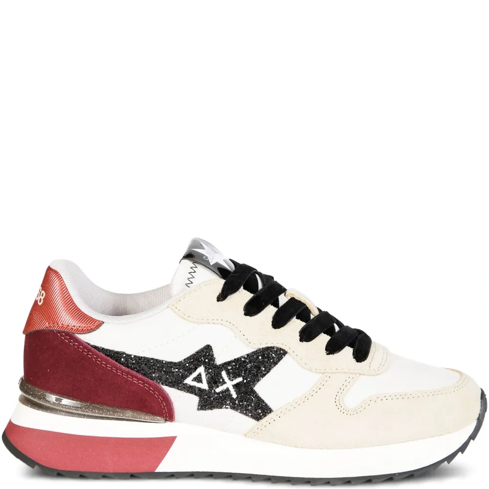 Кроссовки с логотипом и блестками