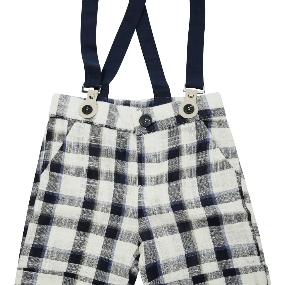 Клетчатый комплект из топа и шортов Клетчатый комплект из топа и шортов