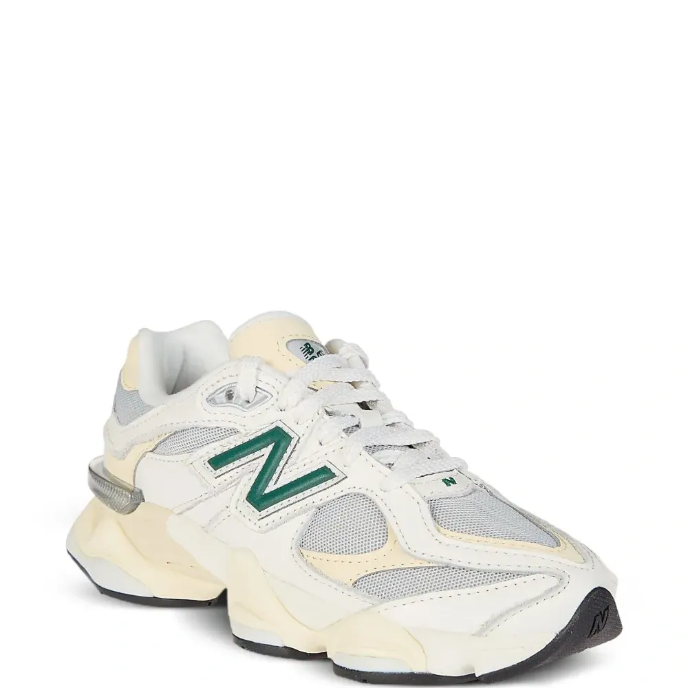 Кроссовки 9060