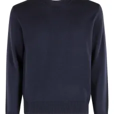 Свитер с круглым вырезом