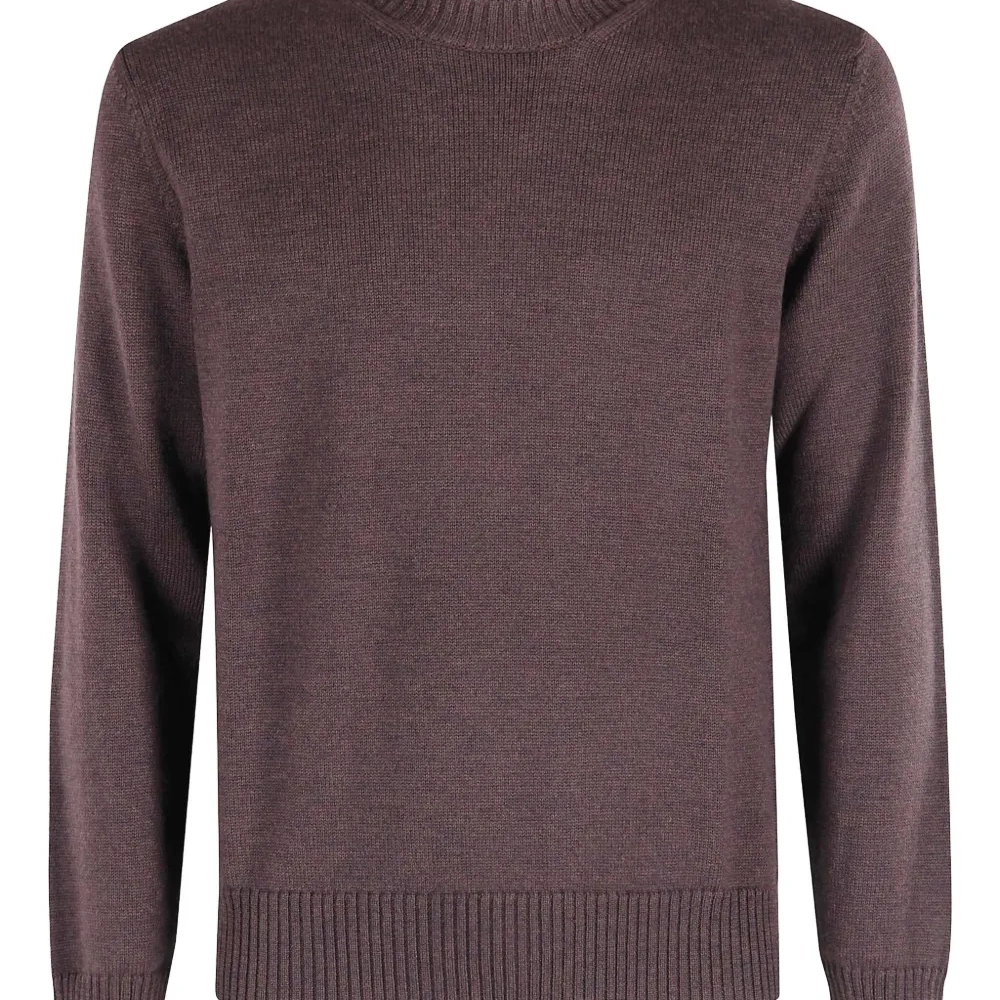 Свитер в рубчик