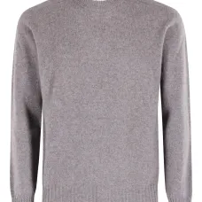 Свитер с круглым вырезом