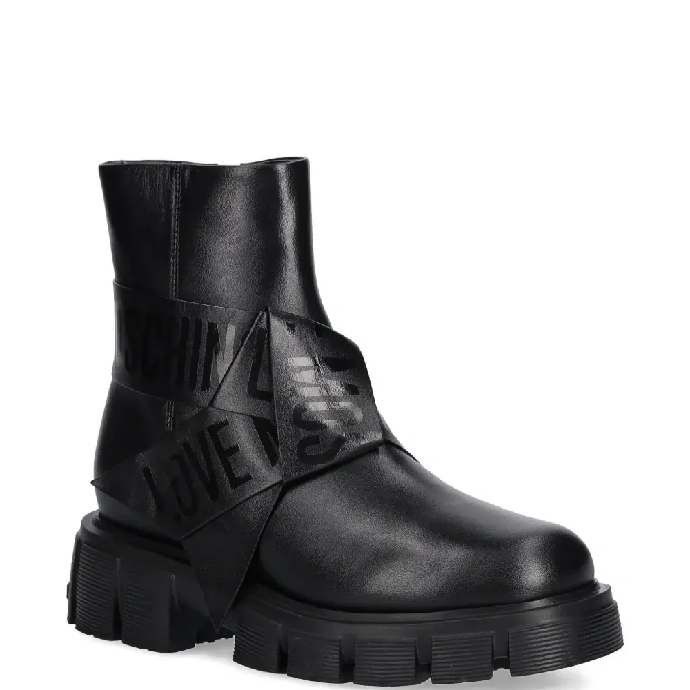 Ботильоны с логотипной лентой