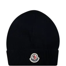 Шапка бини с нашивкой-логотипом Шапка бини с нашивкой-логотипом