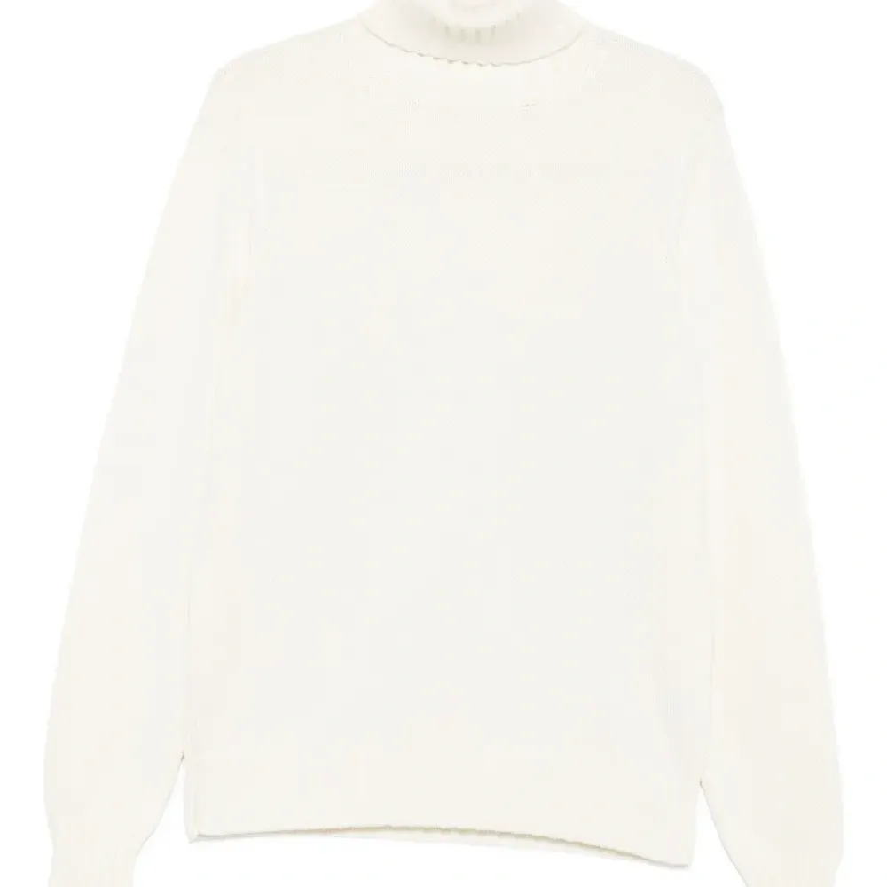 Свитер с воротником-гольф