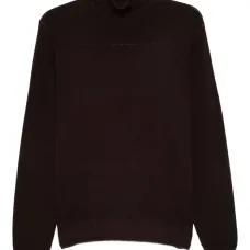 Свитер с воротником гольф