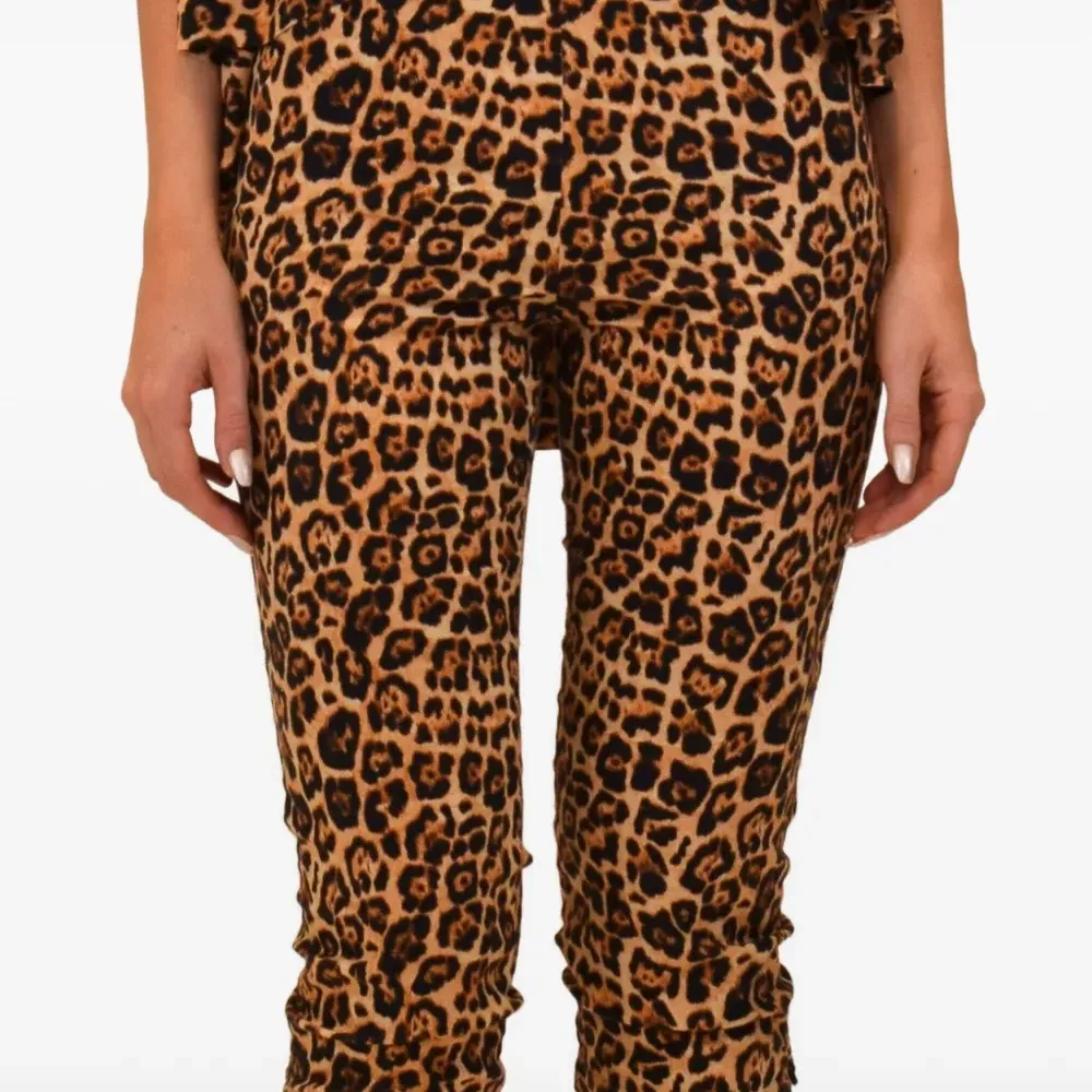 Укороченные стрейчевые брюки Shreya