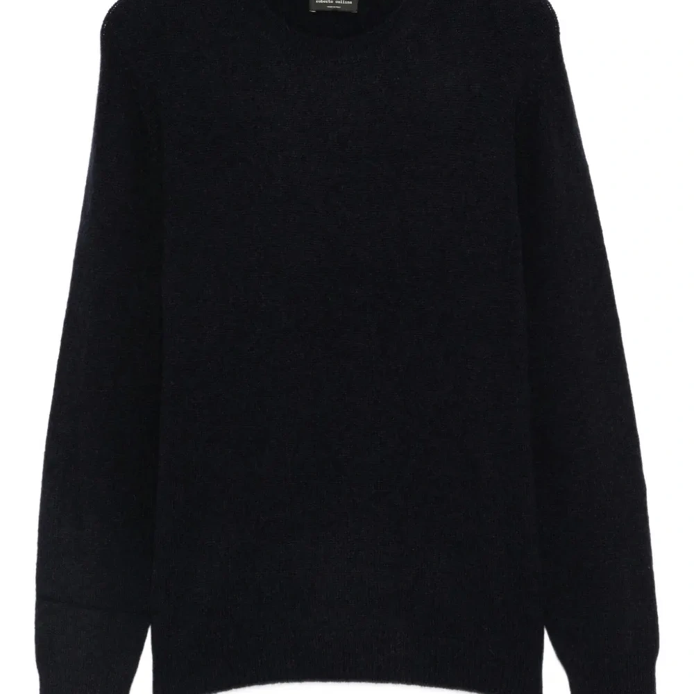 Свитер с круглым вырезом