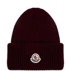 Вязаная шапка с логотипом