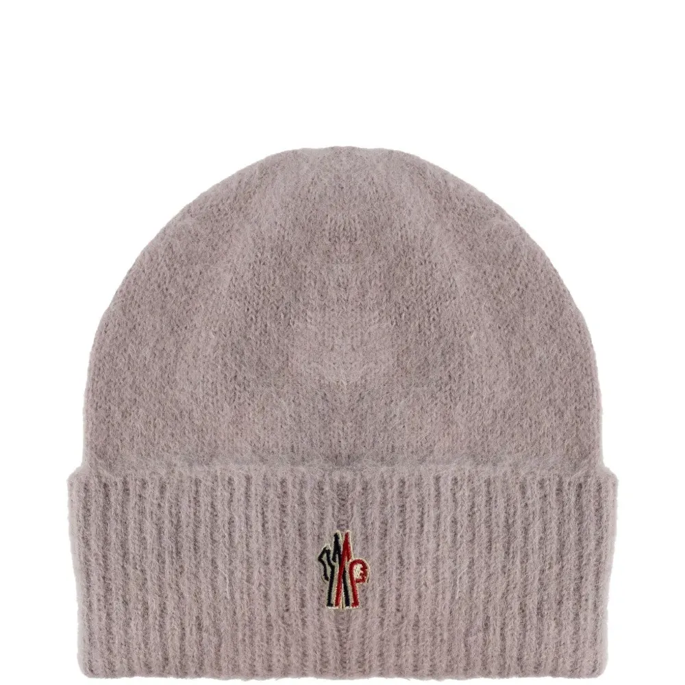 Вязаная шапка с логотипом