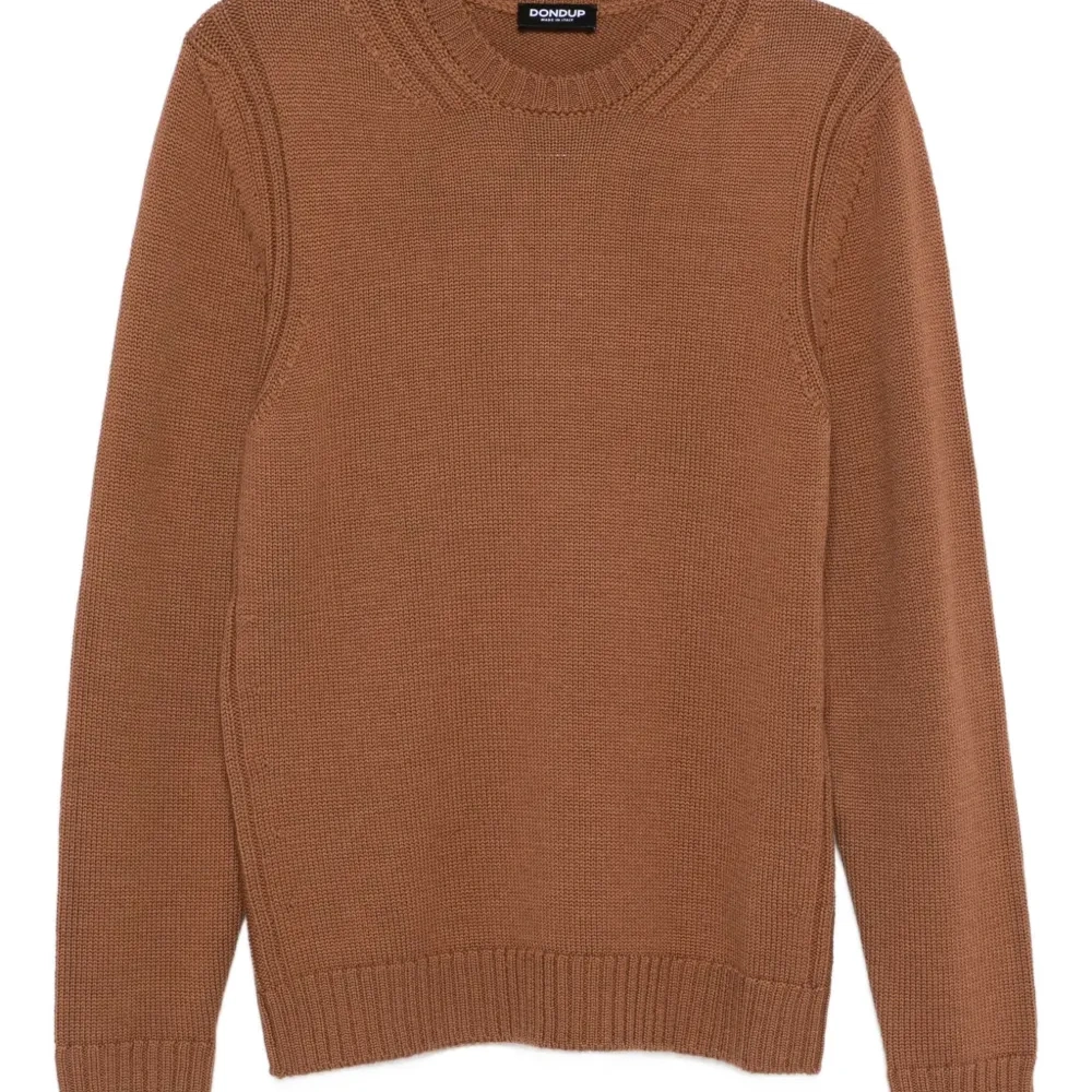 Рифленый свитер с круглым вырезом