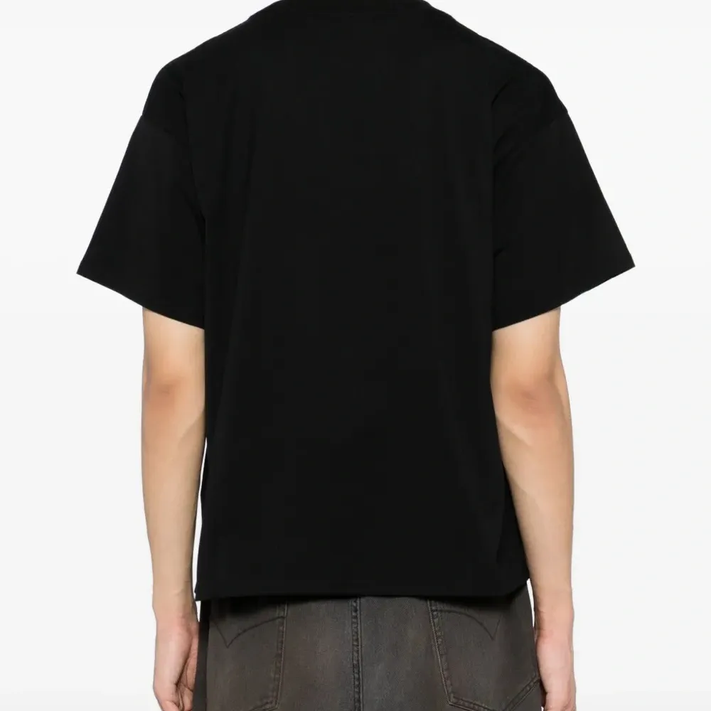 Футболка с графичным принтом