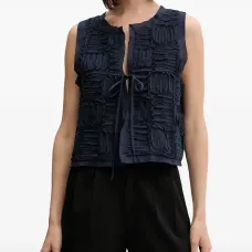 Жилет с завязками