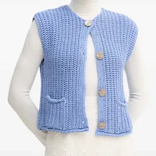 Жилет на пуговицах