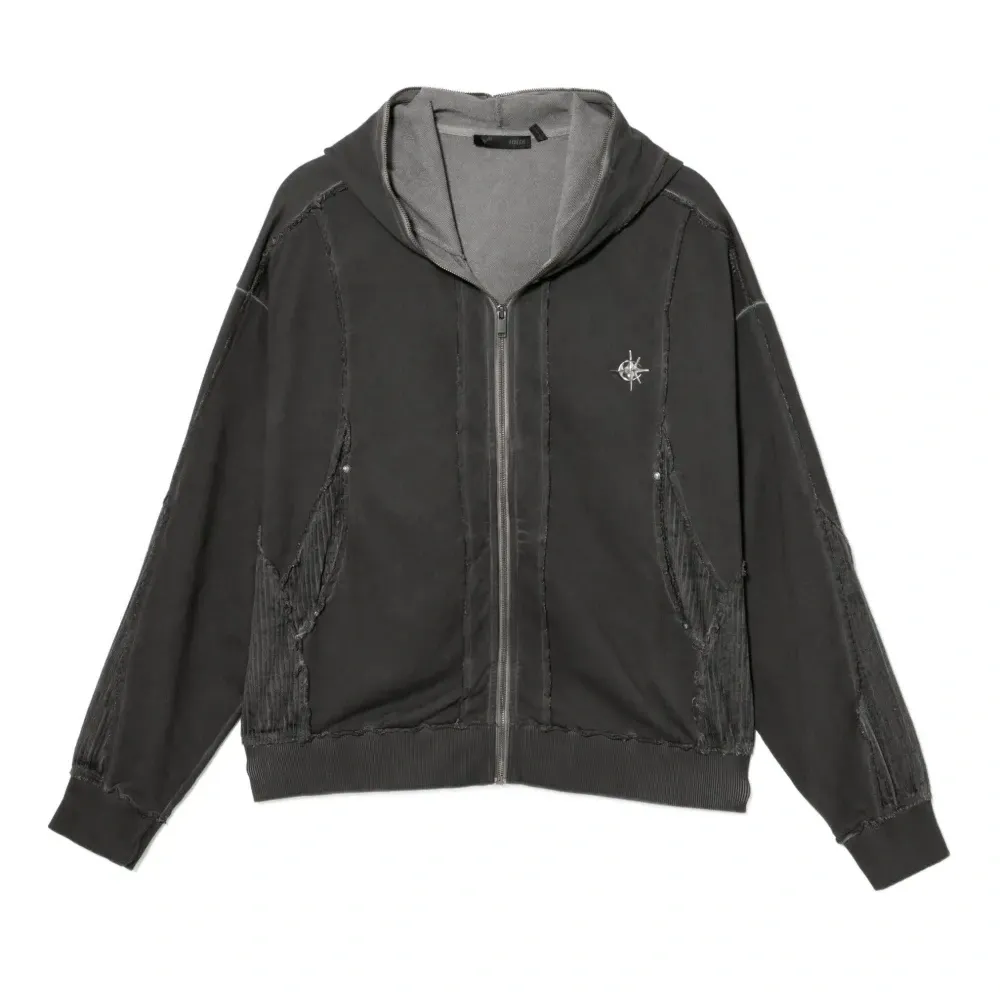 Худи с нашивкой