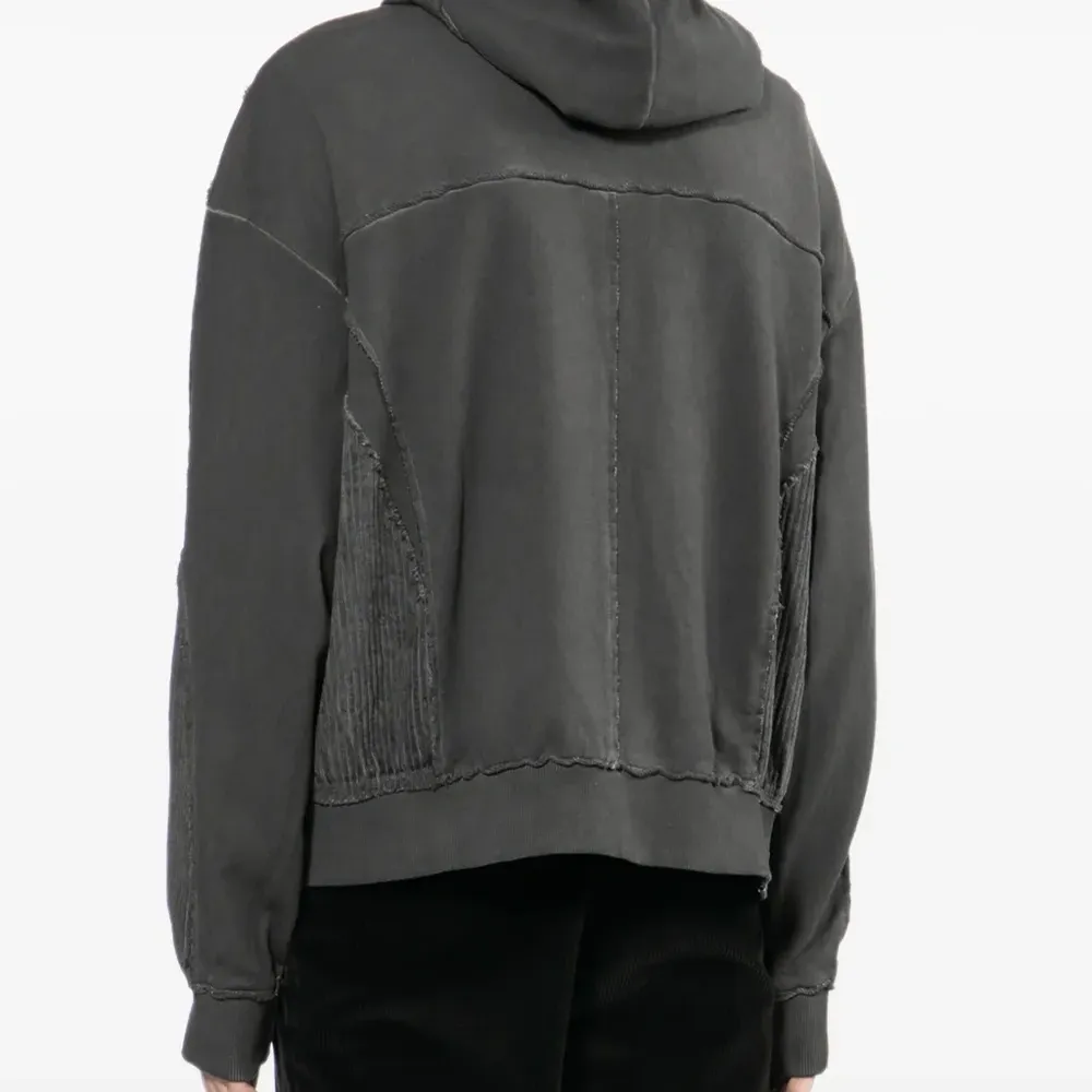 Худи с нашивкой