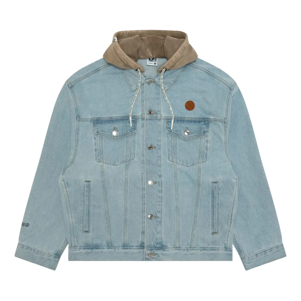 Джинсовая куртка с капюшоном