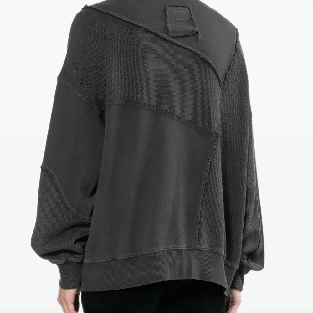 Толстовка с нашивкой-логотипом