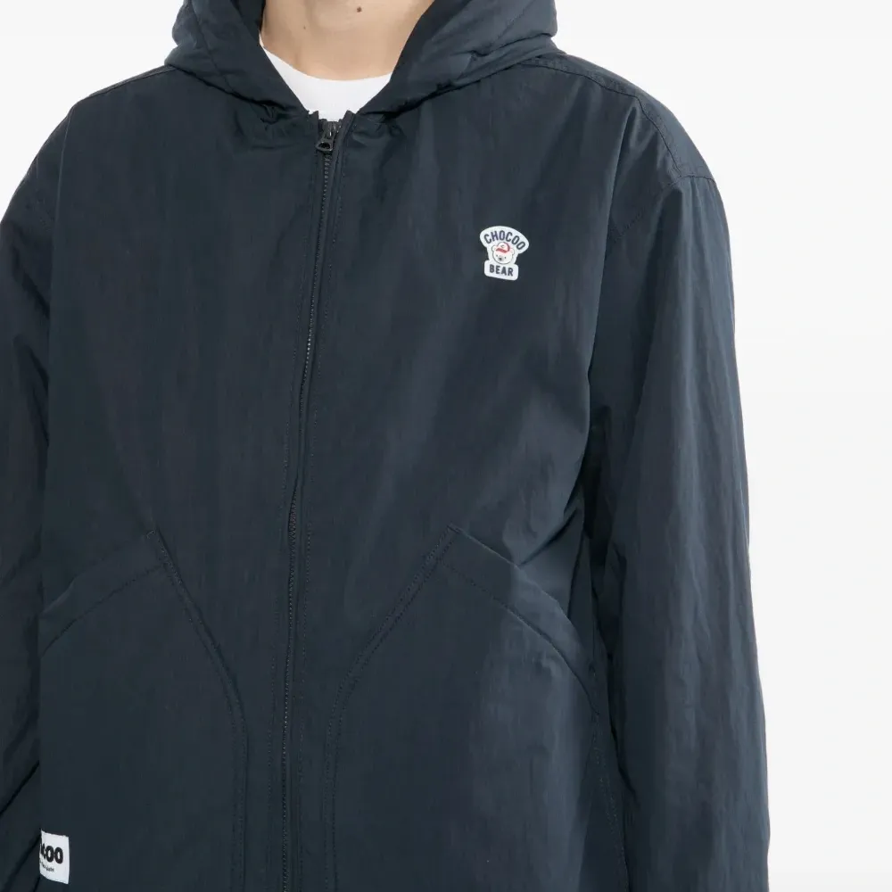 Куртка с тисненым логотипом Куртка с тисненым логотипом