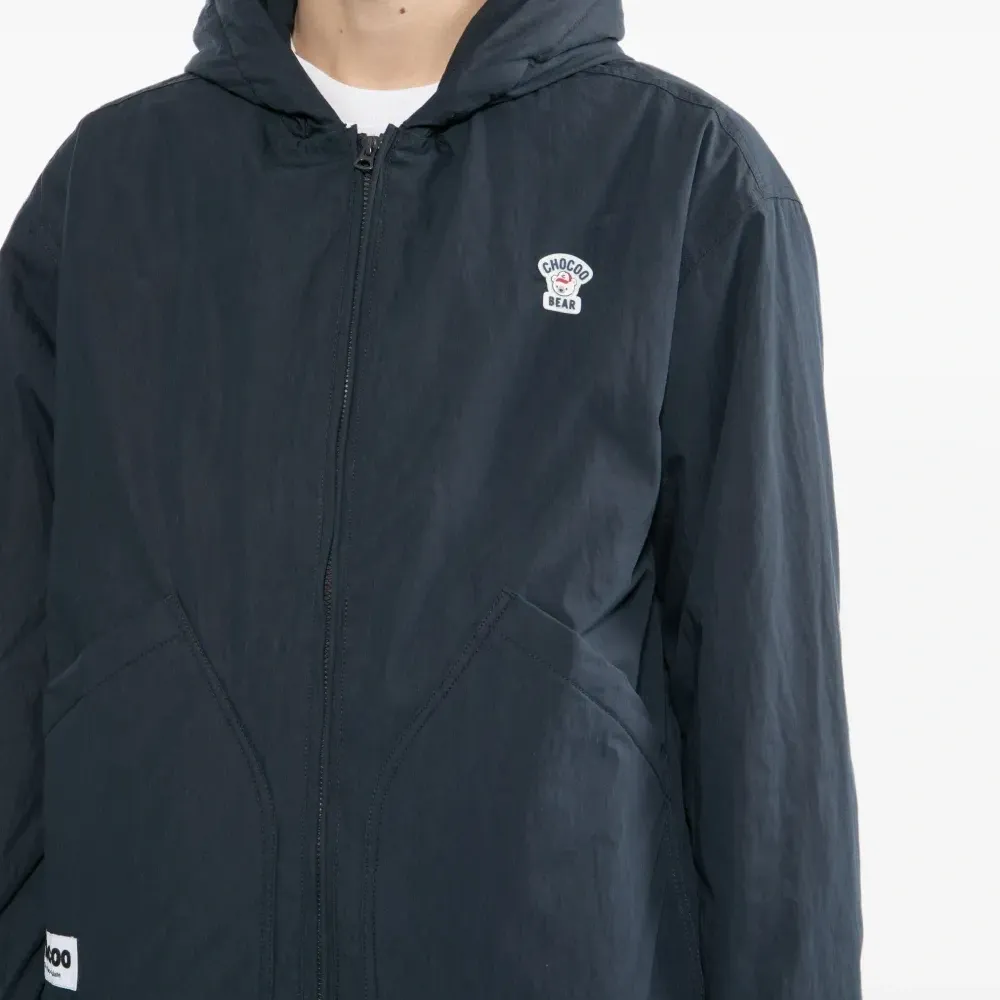 Куртка с тисненым логотипом Куртка с тисненым логотипом