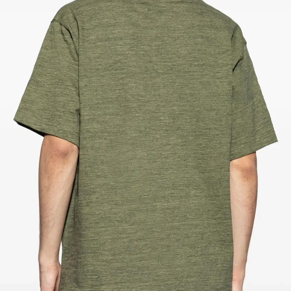 Футболка с вышитым логотипом