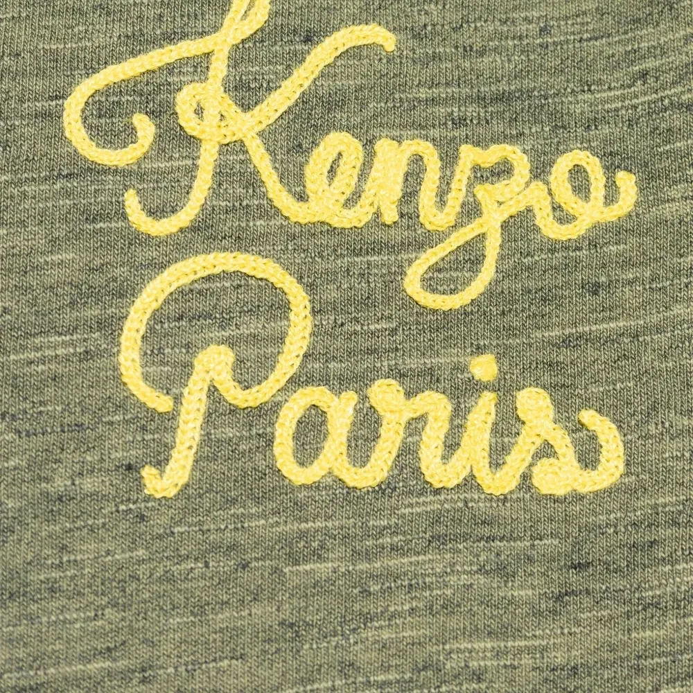 Футболка с вышитым логотипом