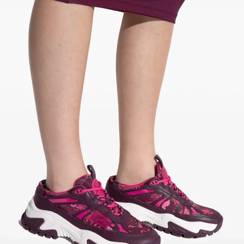 Кроссовки на шнуровке с цветочным принтом