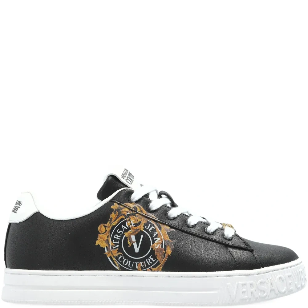 Кроссовки с логотипом