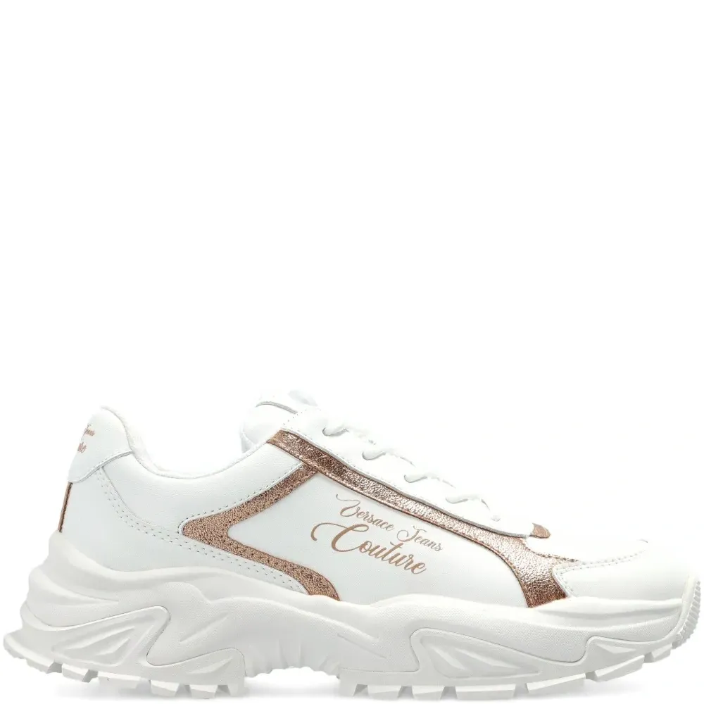 Кроссовки с блестящими деталями