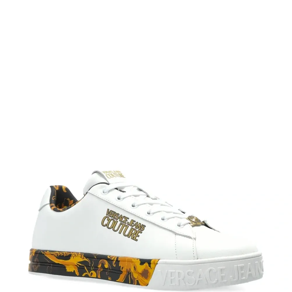 Кроссовки с логотипом