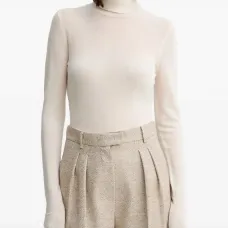 Лонгслив с высоким воротником